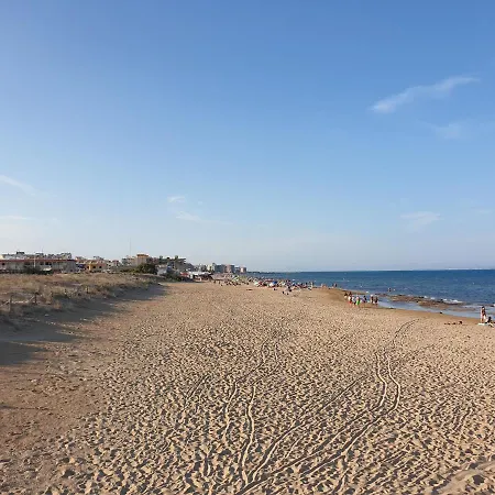 Apartment Two Bedroom, Ground Floor, Air-conditioned 300m From The Torrevieja