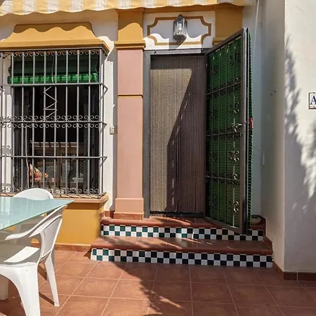 Two Bedroom, Ground Floor, Air-conditioned 300m From The *